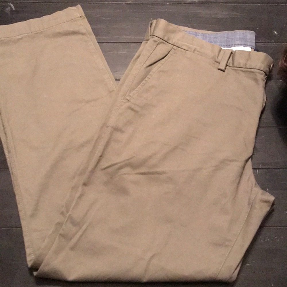 Men’s olive/khakis
